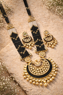 Sakshi - Black