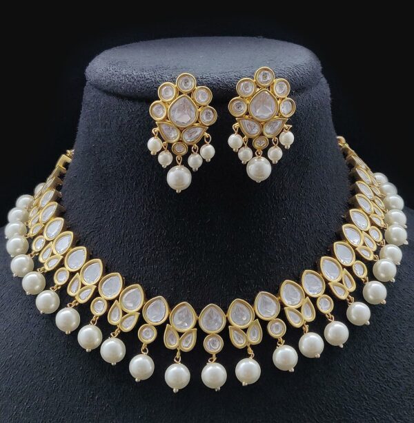 Mix Of Pearls And Kundan Necklace Set